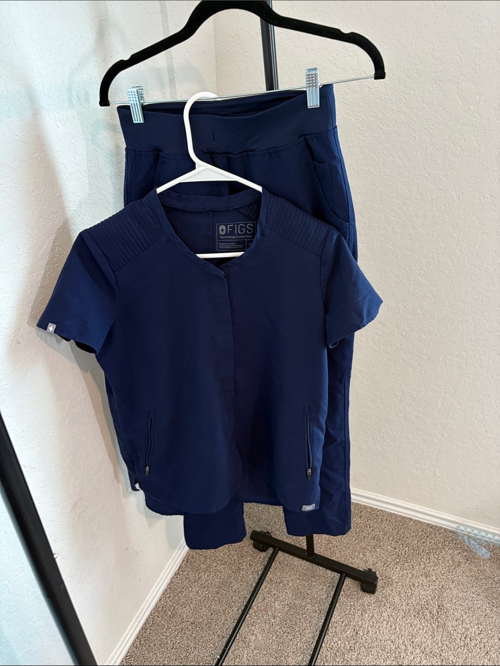 Figs 2pc Sets Navy Short Sleeve Scrub Top and Pants